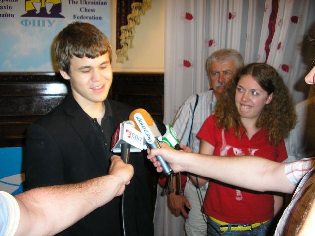 Carlsen gana AeroSvit 2008 Carlsen gana AeroSvit 2008